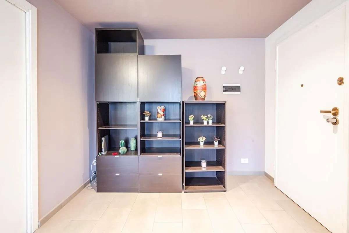 Milano Centro Duomo-Wifi-Metro Apartment 0*, Milan