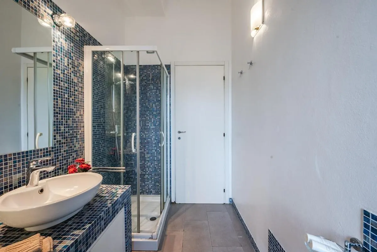 Milano Centro Duomo-Wifi-Metro Apartment 0*, Milan Italy